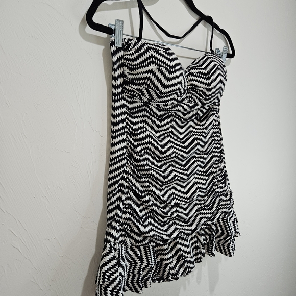 Retro Barbie Style Large Swimsuit One Piece Swim Bathing Suit Black Ruffle Dress - Picture 3 of 13